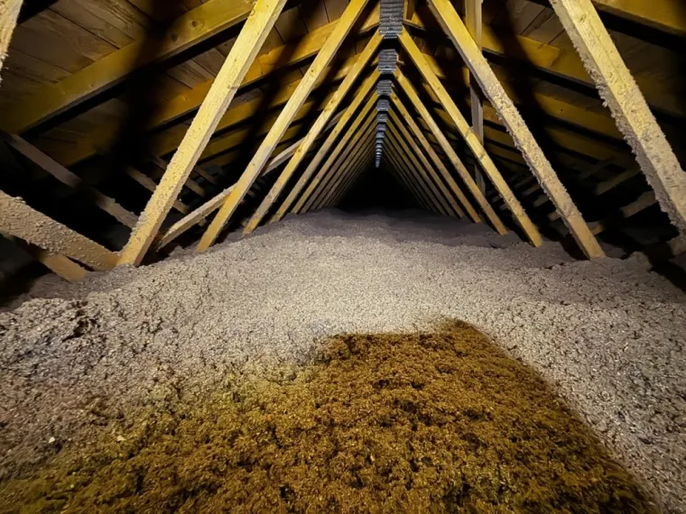 Projection d'isolant après construction de maison à Monistrol-sur-Loire