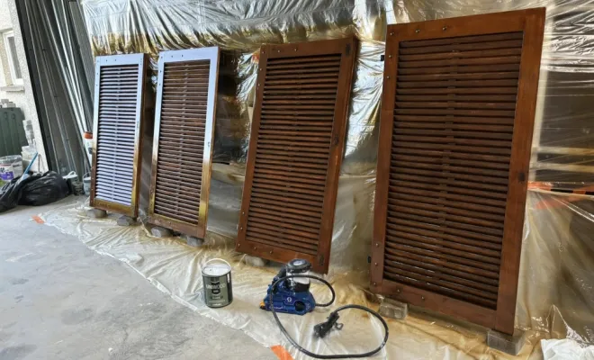 Rénovation de volet en bois à Monistrol-sur-Loire, Monistrol-sur-Loire, Clémenson Plâtrerie Peinture