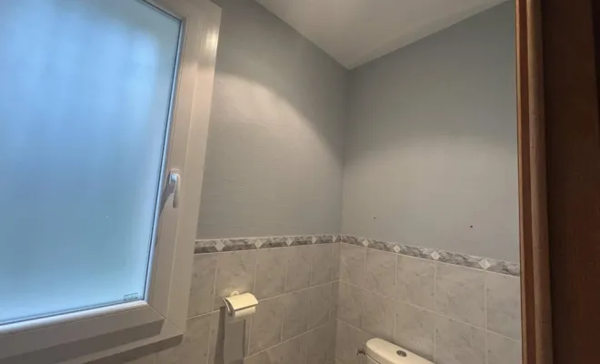 Pose de tapisserie à motif et uni dans une maison à Monistrol, Monistrol-sur-Loire, Clémenson Plâtrerie Peinture